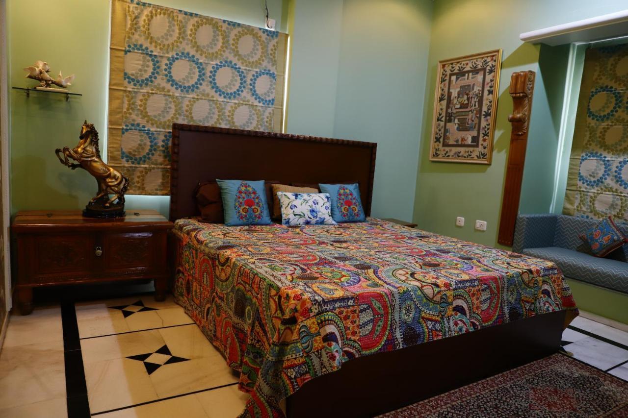 Aura Homestay Royal Villa Jaipur Værelse billede